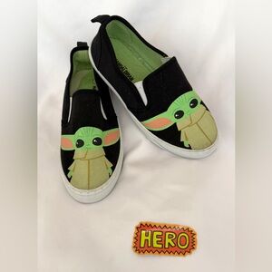 STAR WARS Baby Yoda Mandalorian Black and Green Kids Slip-On Sneakers